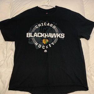 Men’s XL Blackhawks T-Shirt.